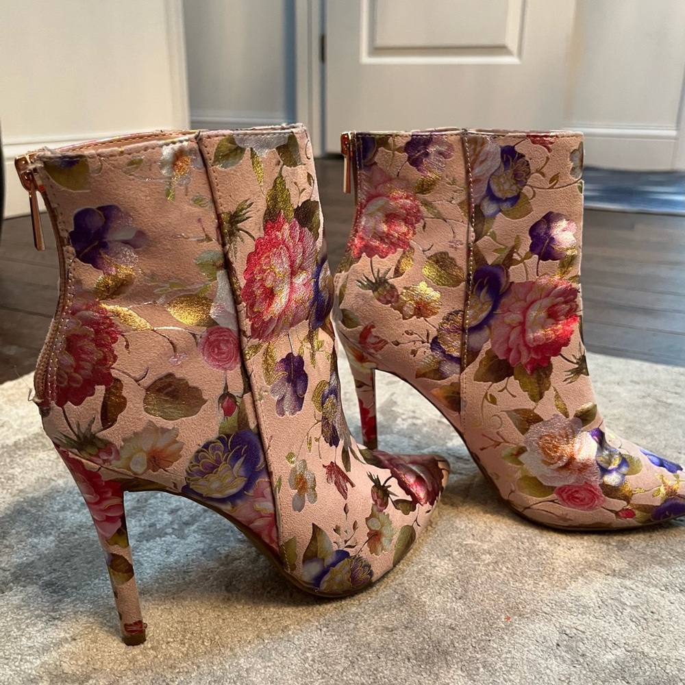 Anne Michelle Floral Heeled Boots in Pink and Gold